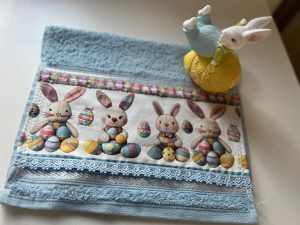 Toalha Lavabo Páscoa Coelhinhos – Decorativa e Personalizável